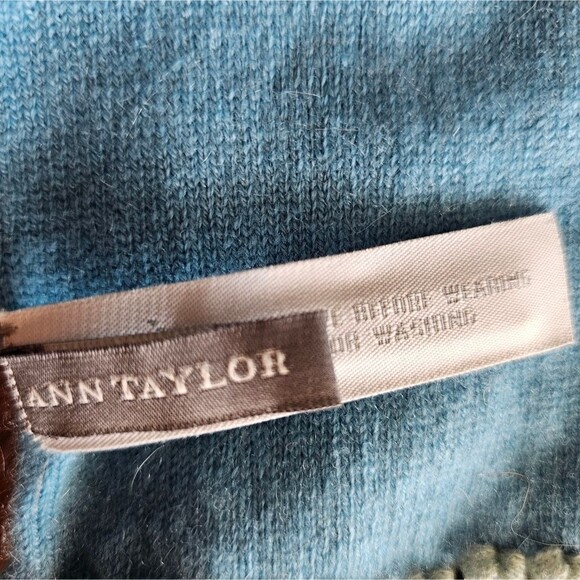 Ann Taylor 100% Cashmere Scarf Soft Blue Cable Knit Fringe Wrap Quiet Luxury - Picture 10 of 16